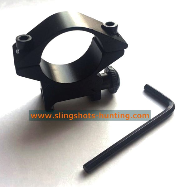 Slingshot Flashlight Clip For Night Hunting - Click Image to Close